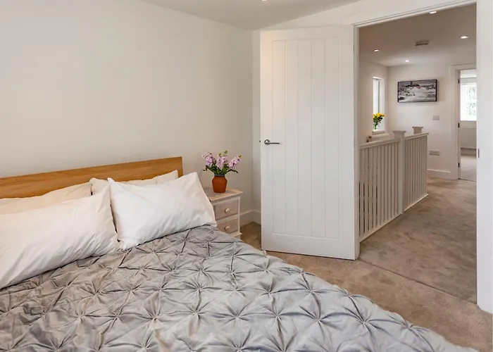 New Detached 3 Bed Luxe House On Exclusive Private Estate Close To Coast . Sleeps 6