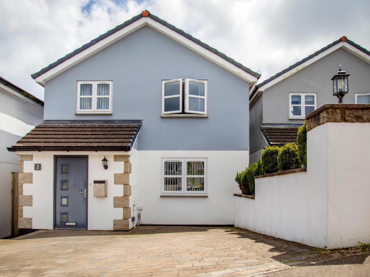 New Detached 3 Bed Luxe House On Exclusive Private Estate Close To Coast . Sleeps 6 Holiday home *