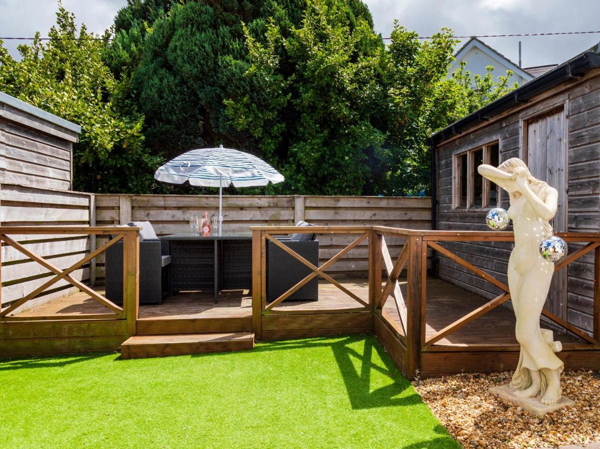 Holiday home New Detached 3 Bed Luxe House On Exclusive Private Estate Close To Coast . Sleeps 6