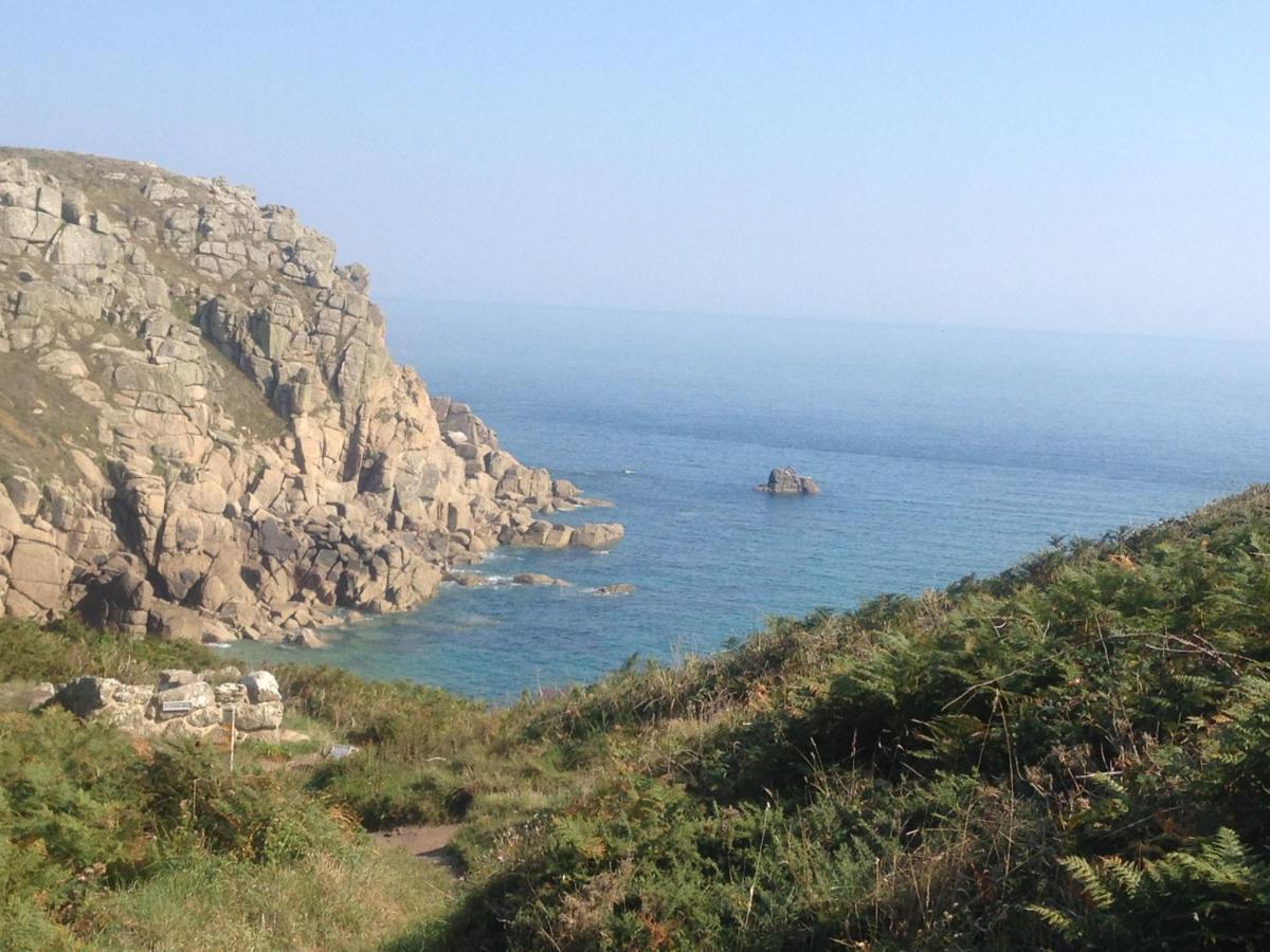 New Detached 3 Bed Luxe House On Exclusive Private Estate Close To Coast . Sleeps 6 Holiday home *