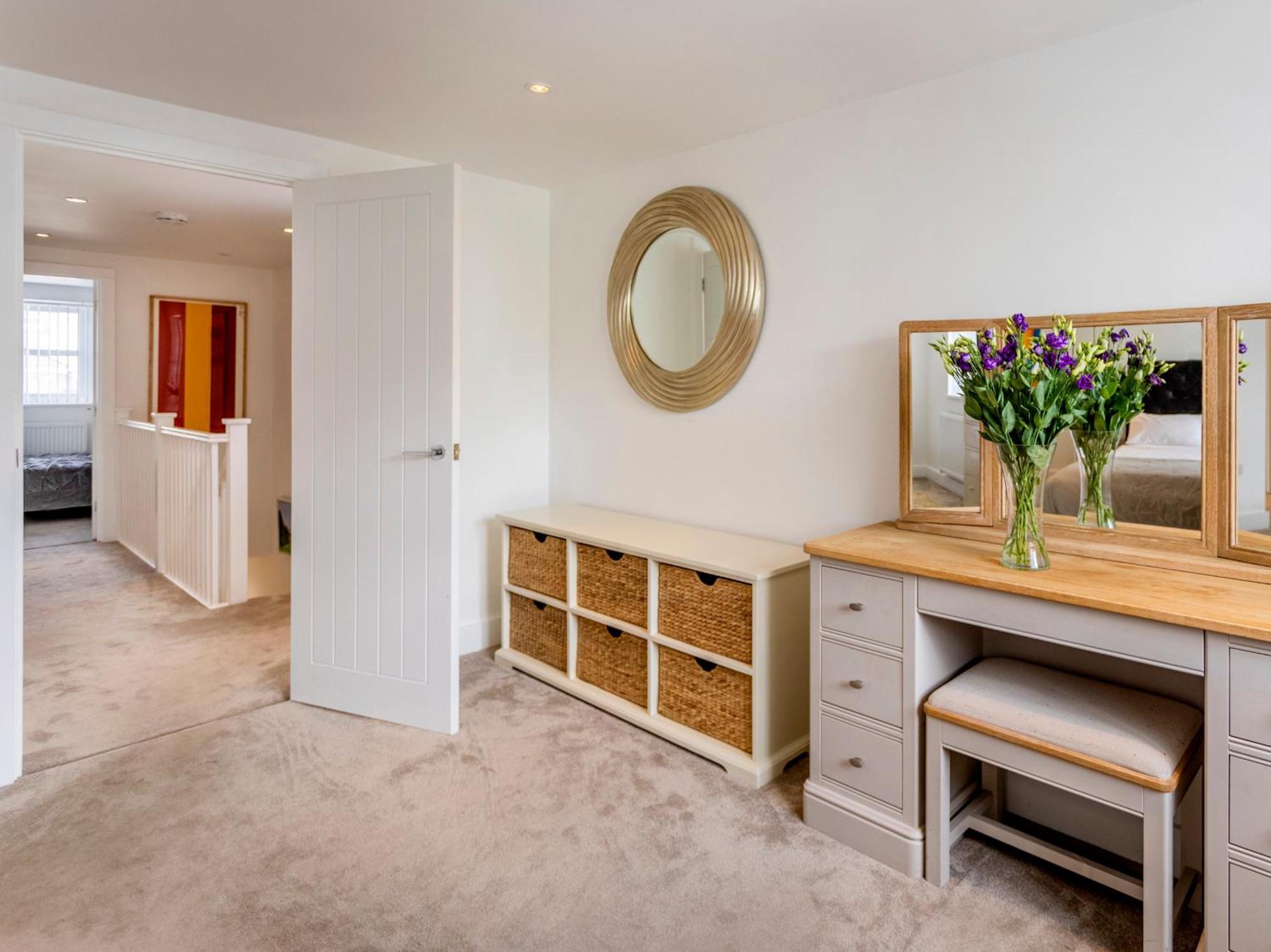 New Detached 3 Bed Luxe House On Exclusive Private Estate Close To Coast . Sleeps 6