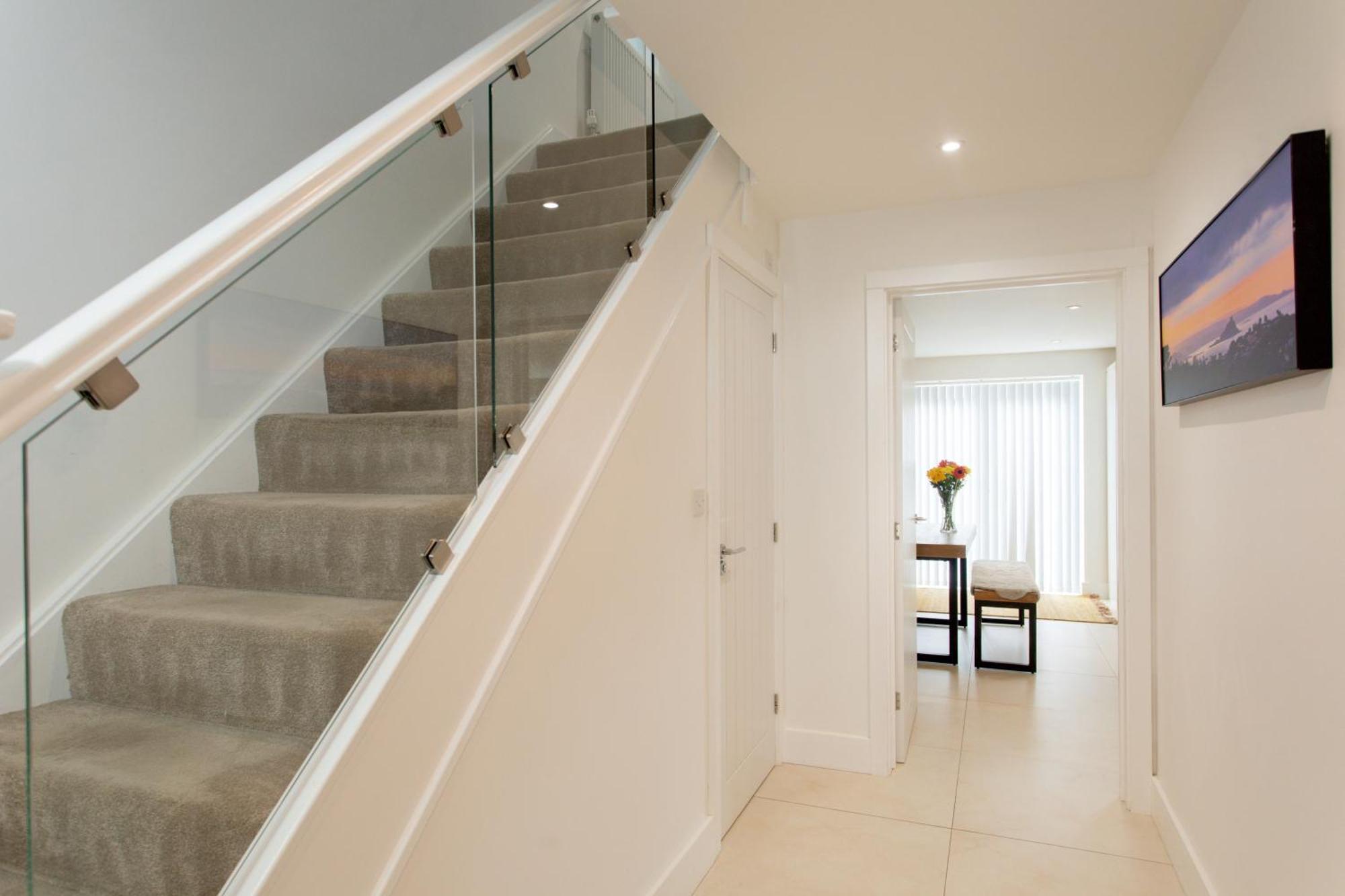 New Detached 3 Bed Luxe House On Exclusive Private Estate Close To Coast . Sleeps 6