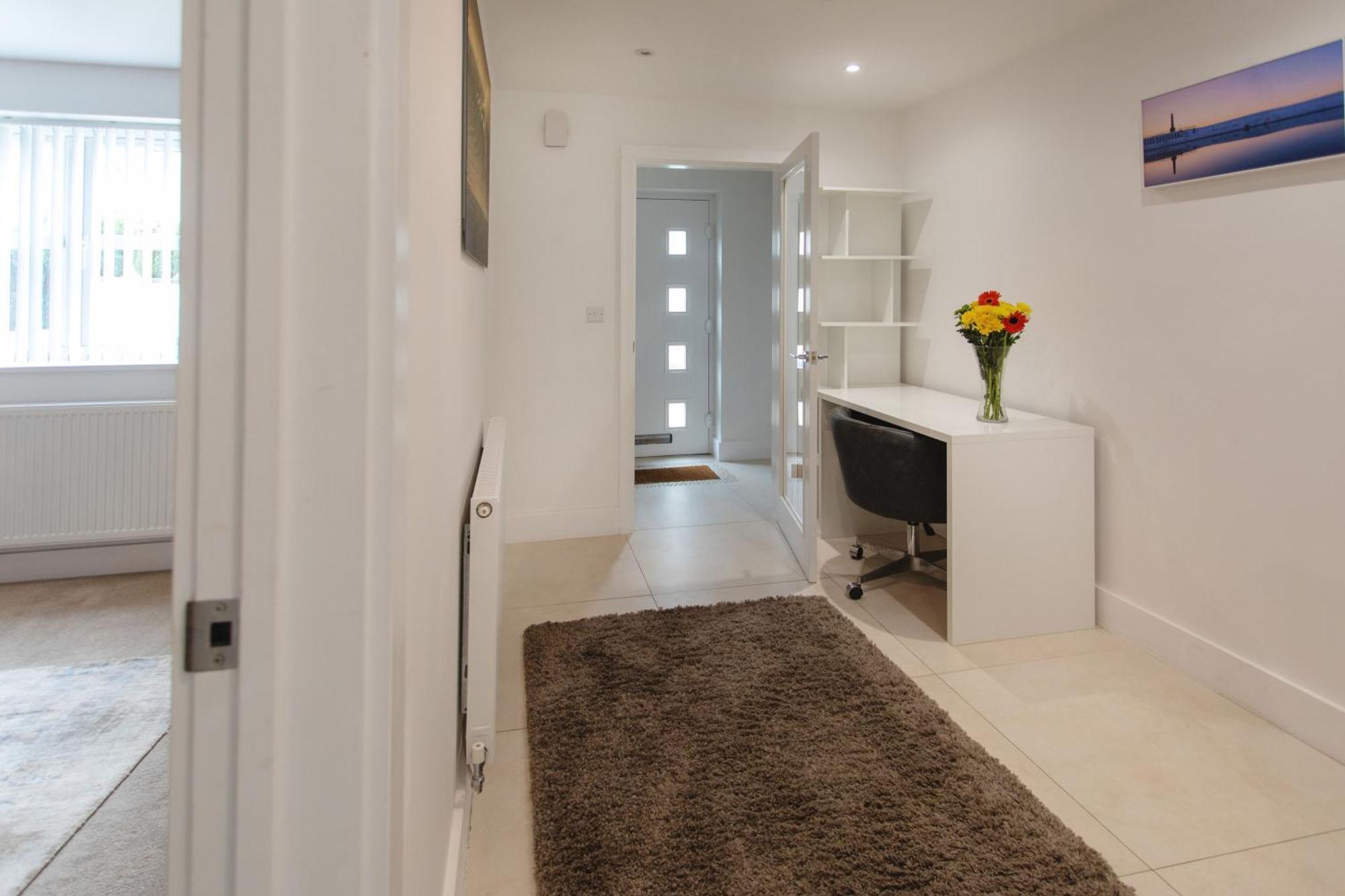 New Detached 3 Bed Luxe House On Exclusive Private Estate Close To Coast . Sleeps 6 Holiday home *