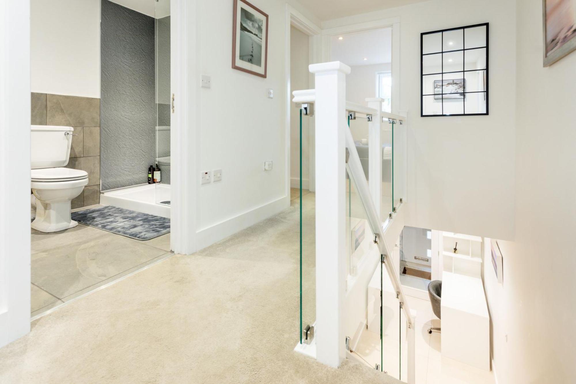 New Detached 3 Bed Luxe House On Exclusive Private Estate Close To Coast . Sleeps 6 Holiday home *