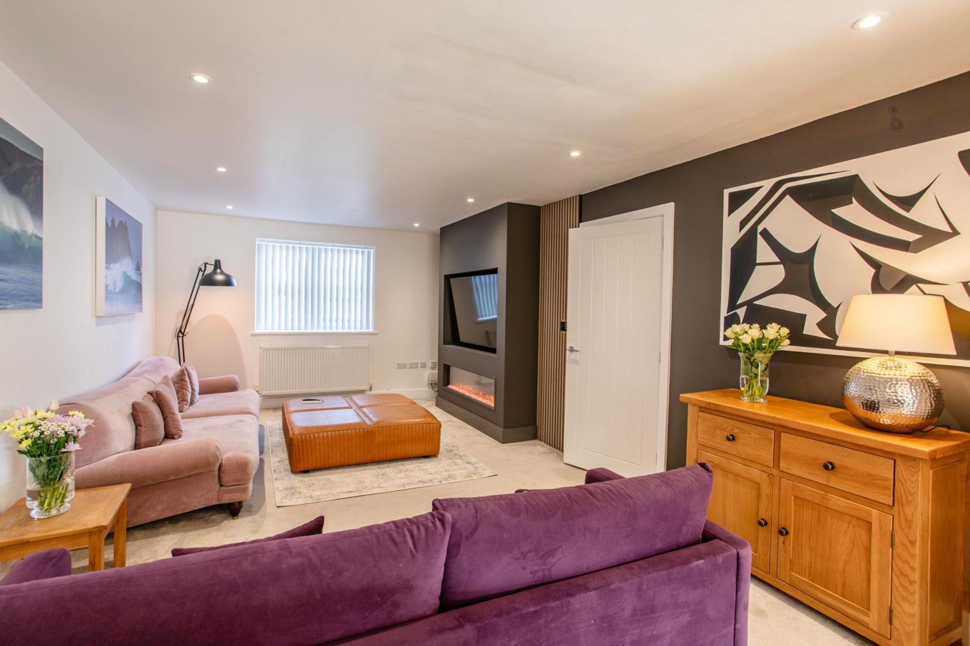 New Detached 3 Bed Luxe House On Exclusive Private Estate Close To Coast . Sleeps 6 Holiday home Newlyn